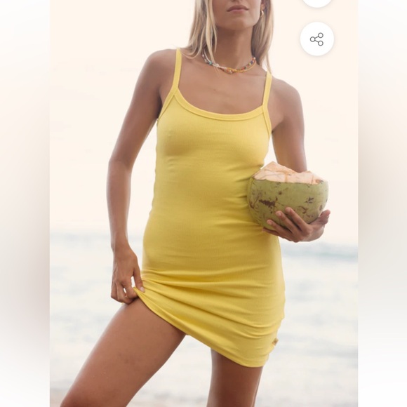 Ribbed bodycon dress in yellow size M. Ataminta James, worn once, fits S-M - Picture 4 of 4